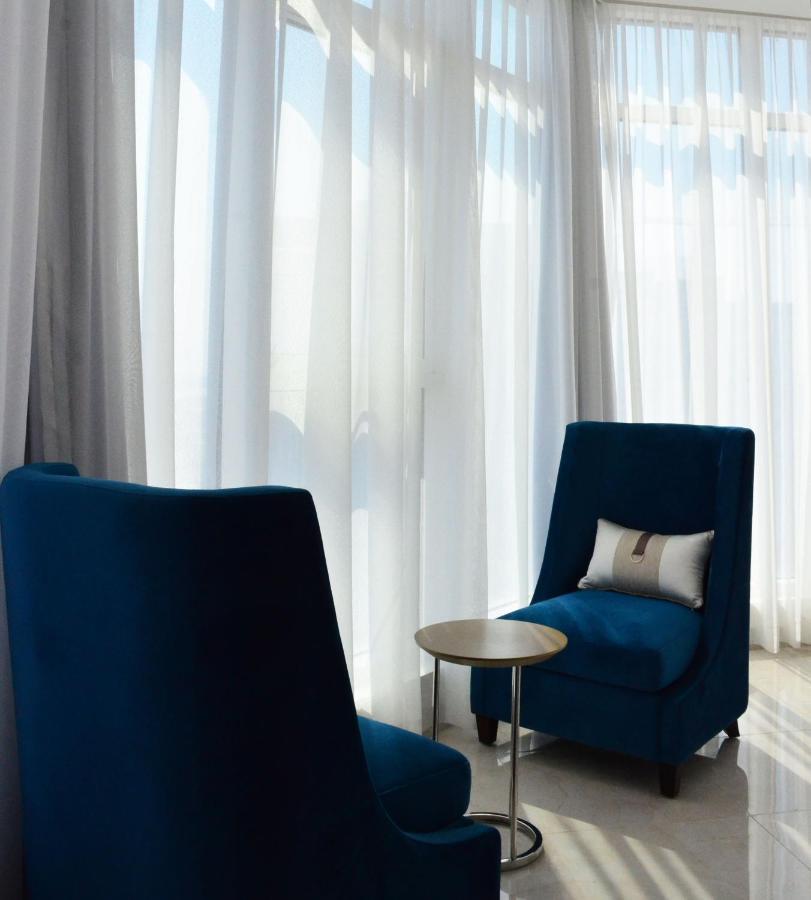 The Lodge Suites Manáma Kültér fotó